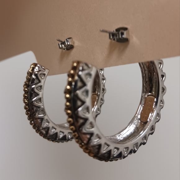 NWOT Chicos Hoop Earrings Silver and Gold Two Tone Ribbed Retro post back - Picture 3 of 16